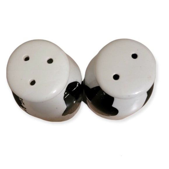 Cow Theme Salt And Pepper‎ Shakers - Picture 3 of 3